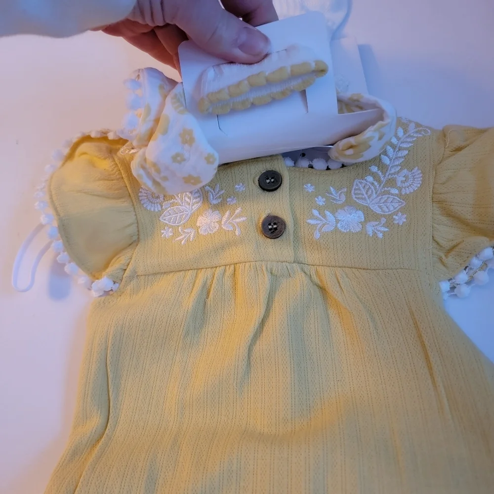 Rachel Zoe Yellow White Baby Set 0-3 Months Onsie Skirt Socks Headband